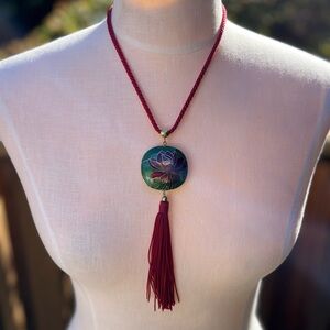 Elegant Chinese CLOISONNE PENDANT NECKLACE lotus Red and Green
